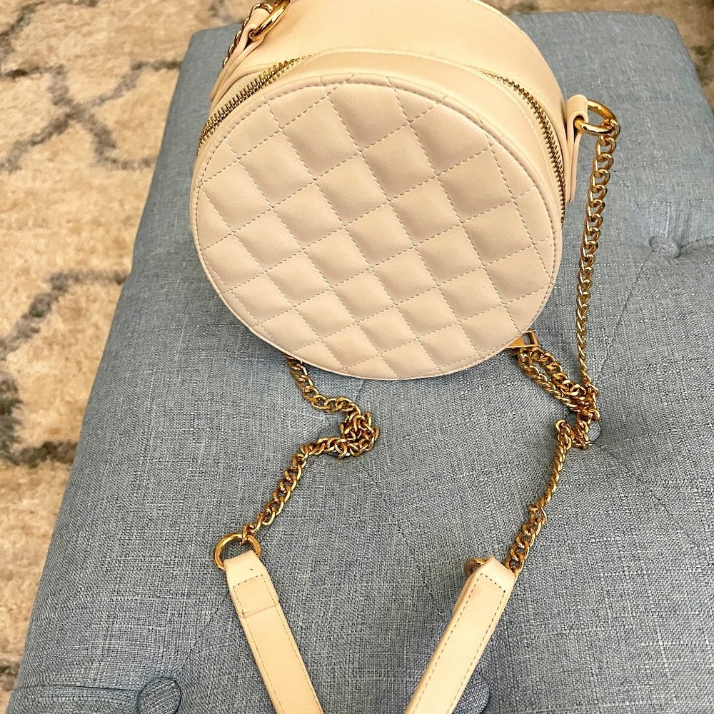 Round Tufted Purse